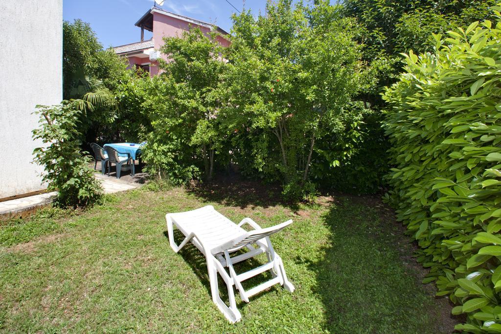 Apartments Mladenka Poreč Kamer foto