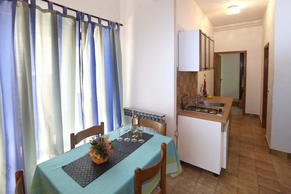 Apartments Mladenka Poreč Kamer foto