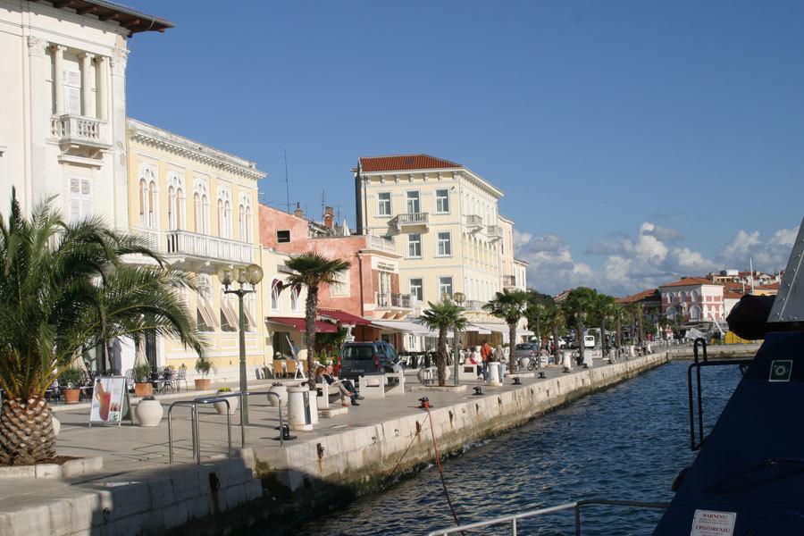 Apartments Mladenka Poreč Buitenkant foto
